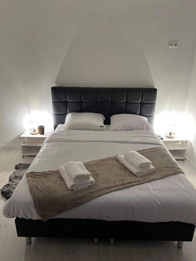 Prachtige Kamer In Centrum Brugge Met Badkamer ! Экстерьер фото
